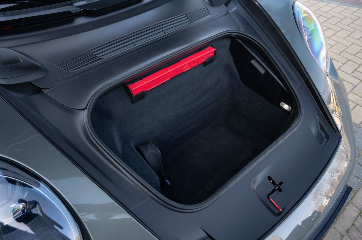 Porsche 911 (2021) — foto 61