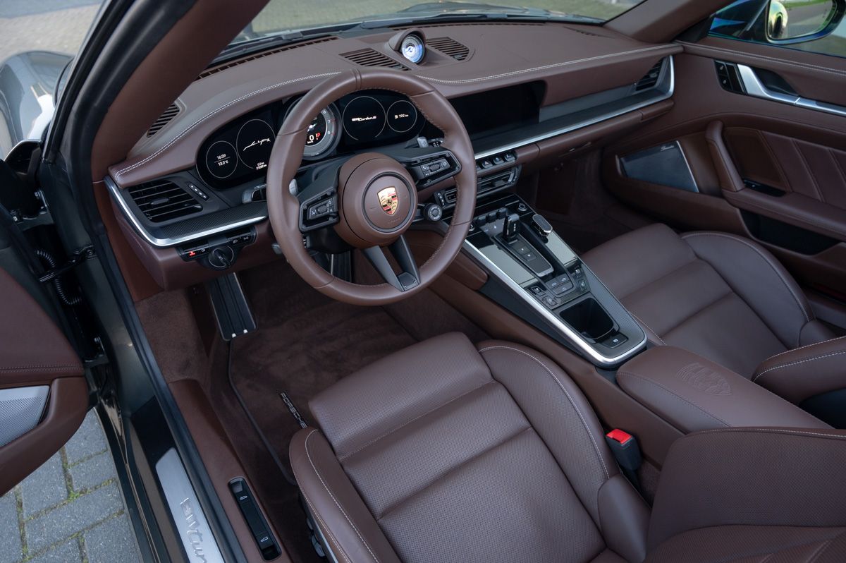 Porsche 911 (2021) — foto 48