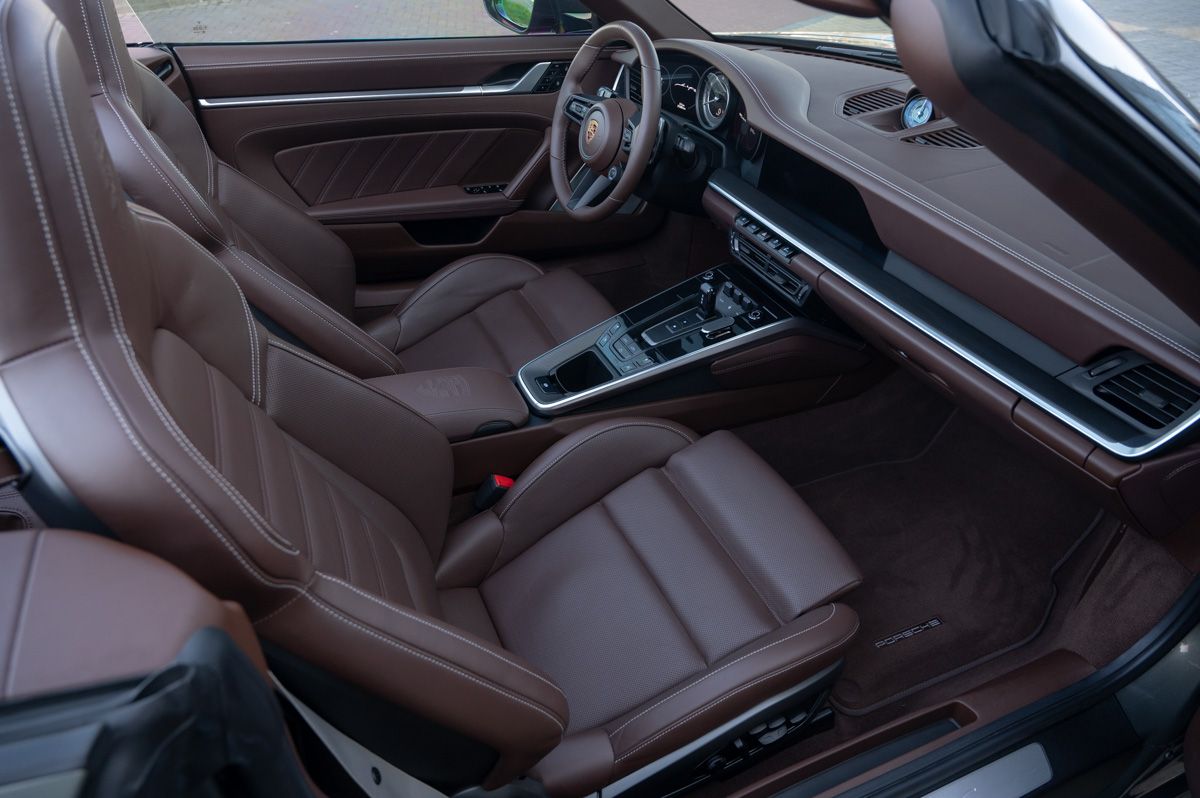 Porsche 911 (2021) — foto 50