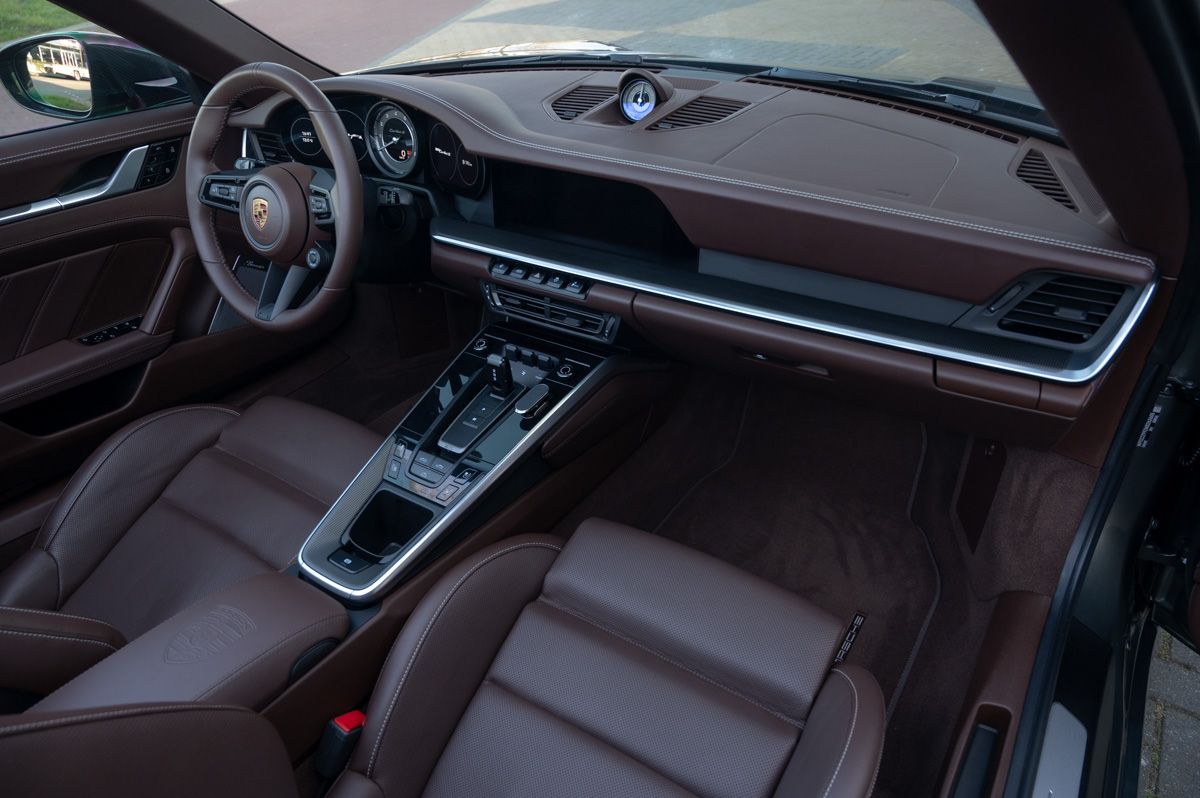 Porsche 911 (2021) — foto 51