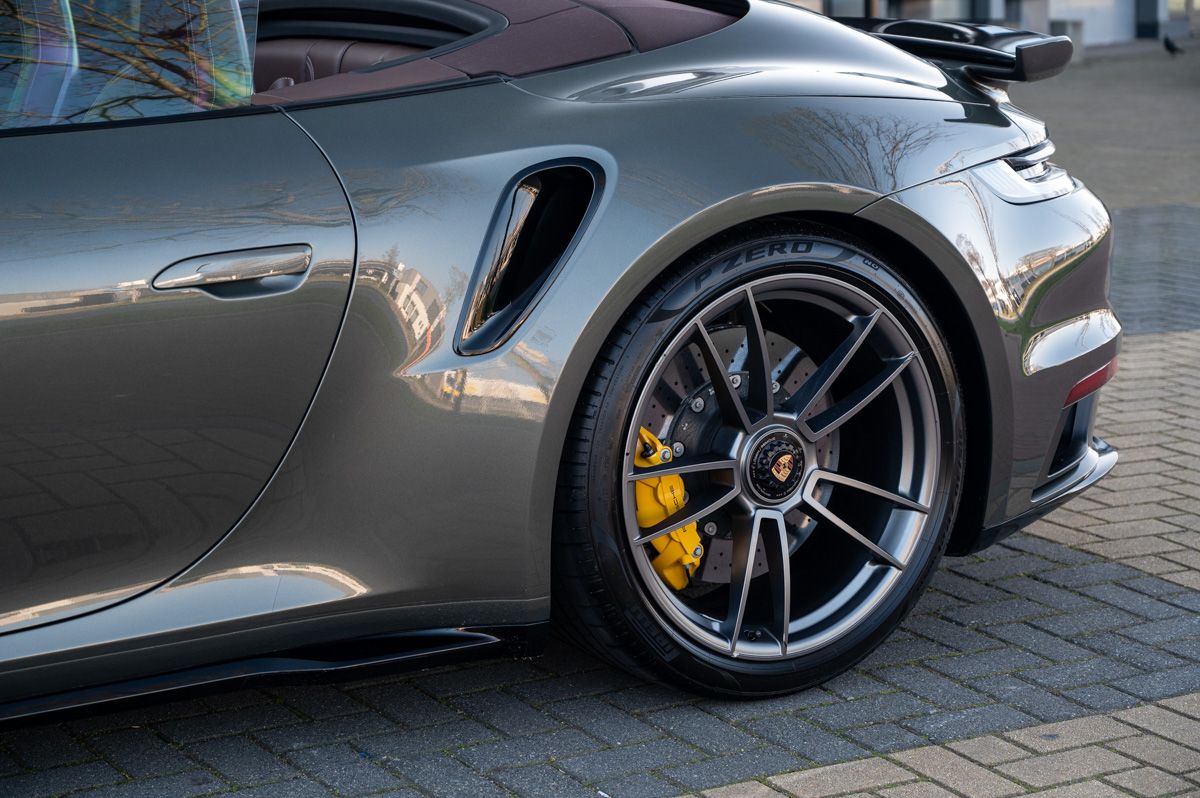 Porsche 911 (2021) — foto 32
