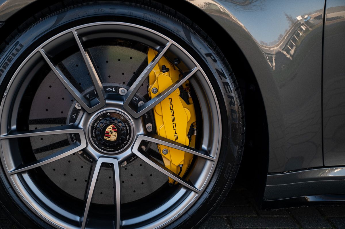 Porsche 911 (2021) — foto 20