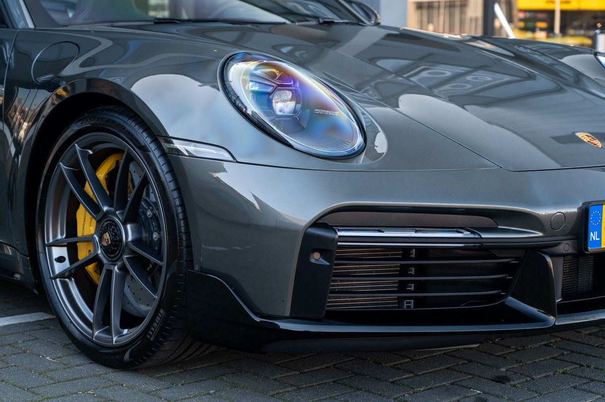 Porsche 911 (2021) — foto 22