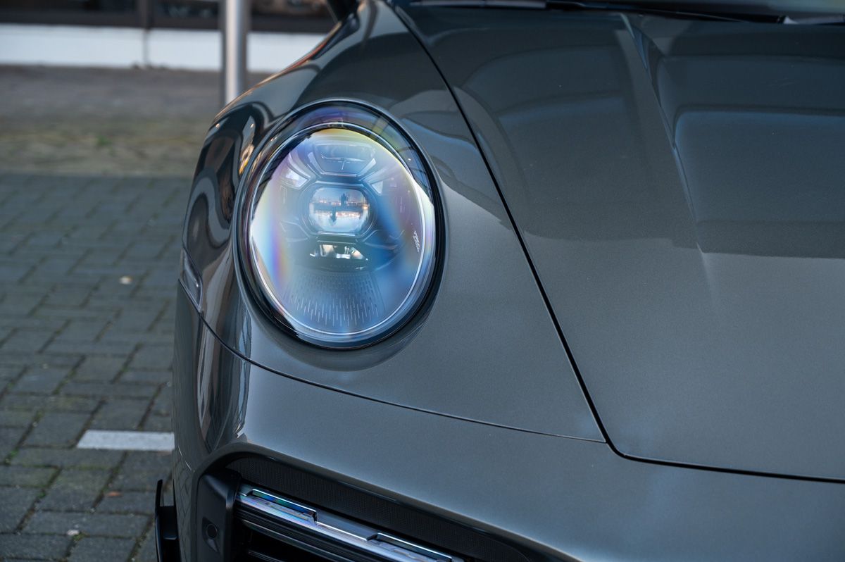 Porsche 911 (2021) — foto 24