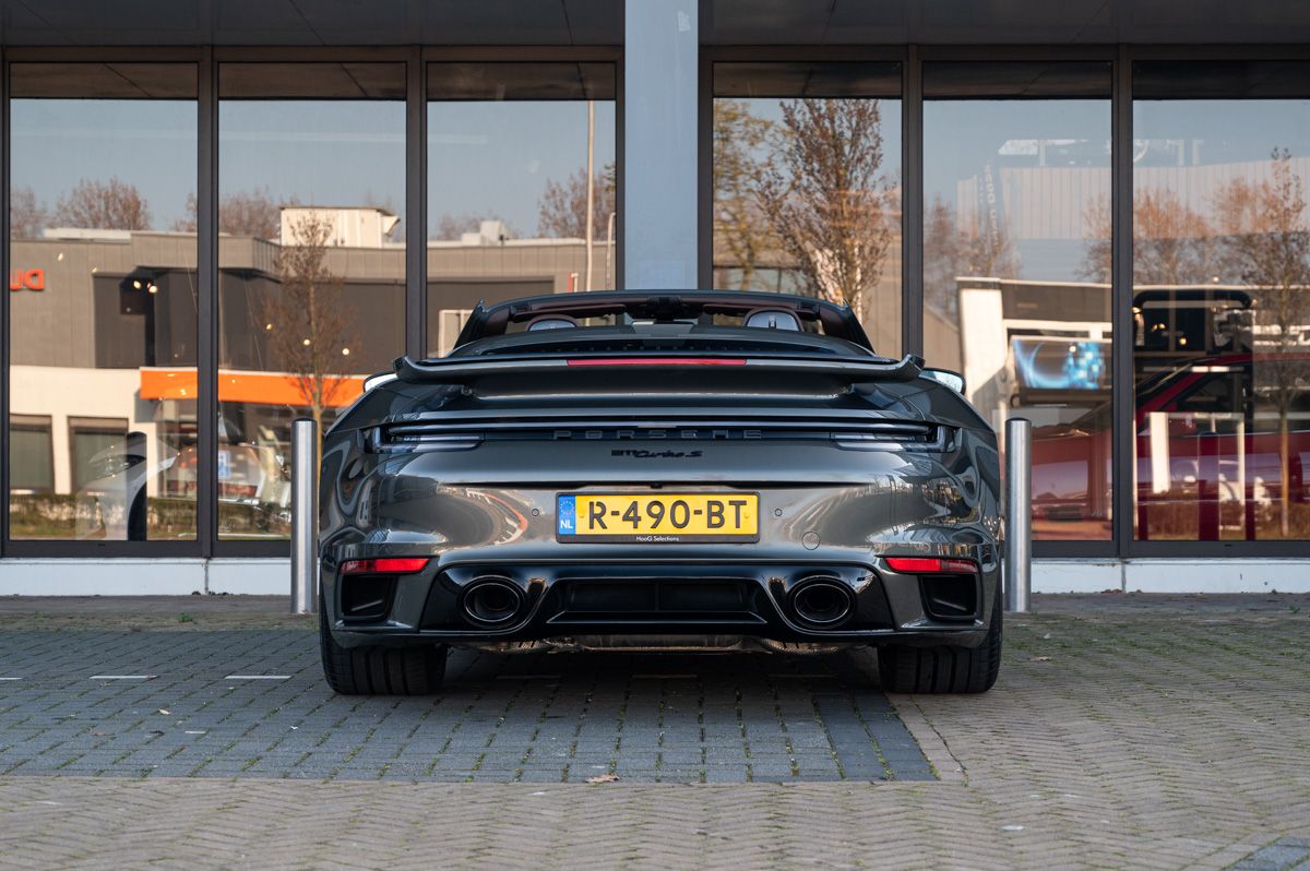 Porsche 911 (2021) — foto 16