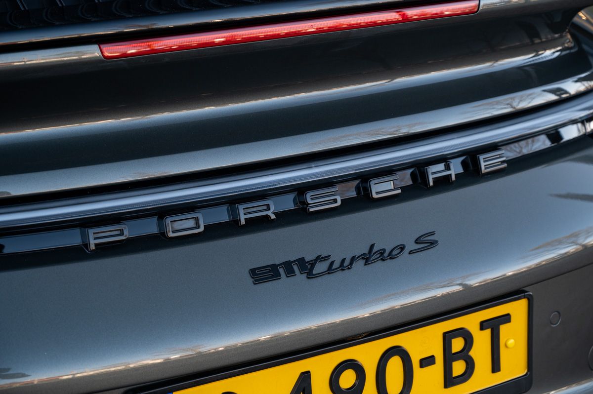 Porsche 911 (2021) — foto 29
