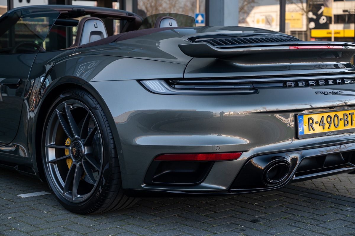 Porsche 911 (2021) — foto 15