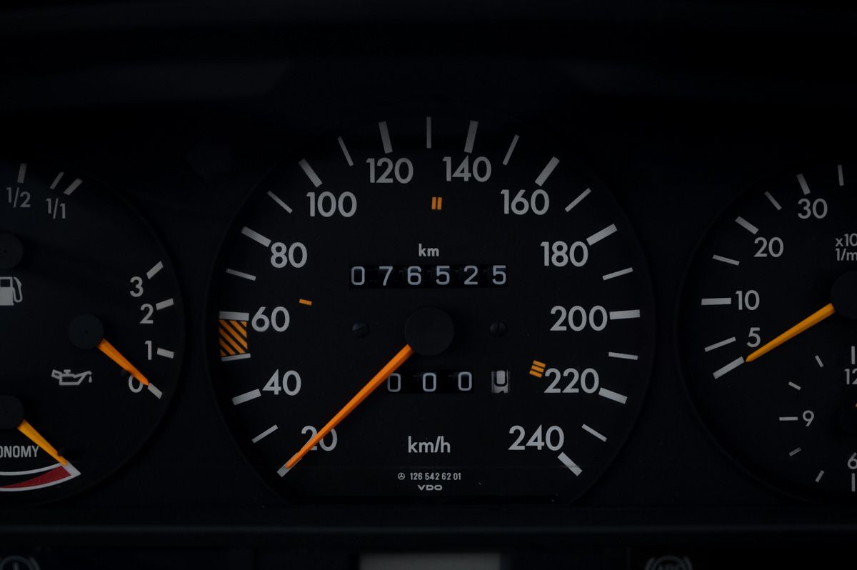Mercedes-Benz S-Klasse (1984) — foto 53