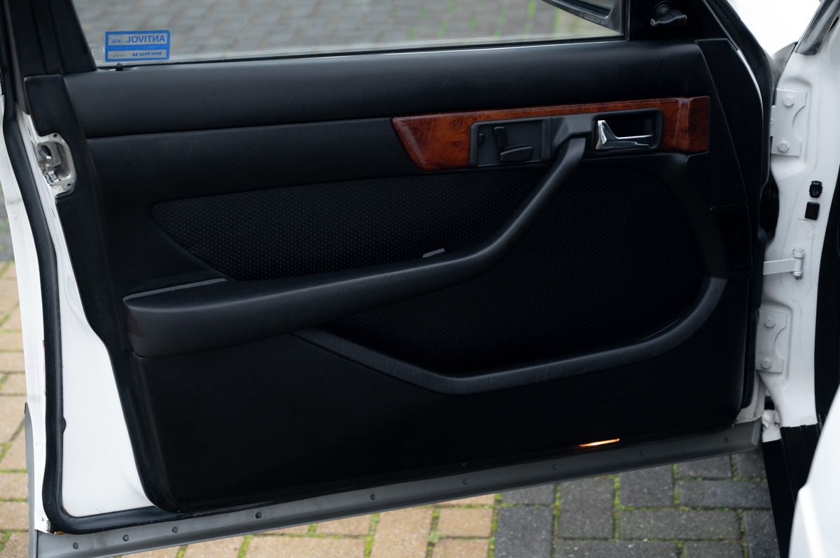Mercedes-Benz S-Klasse (1984) — foto 64