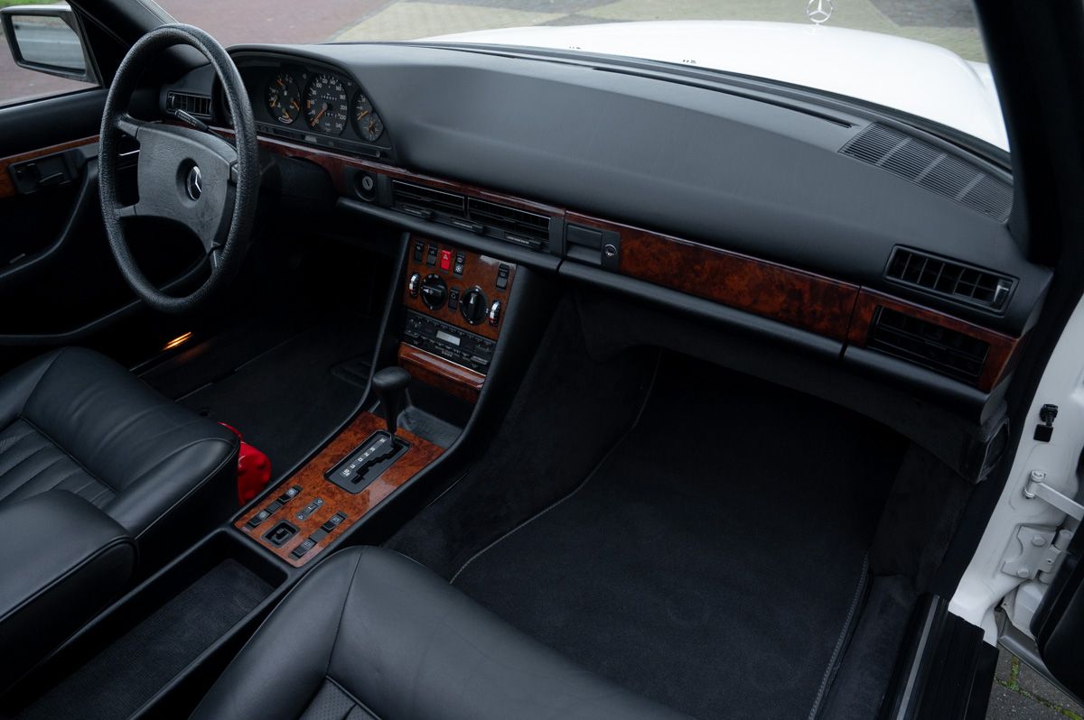 Mercedes-Benz S-Klasse (1984) — foto 45
