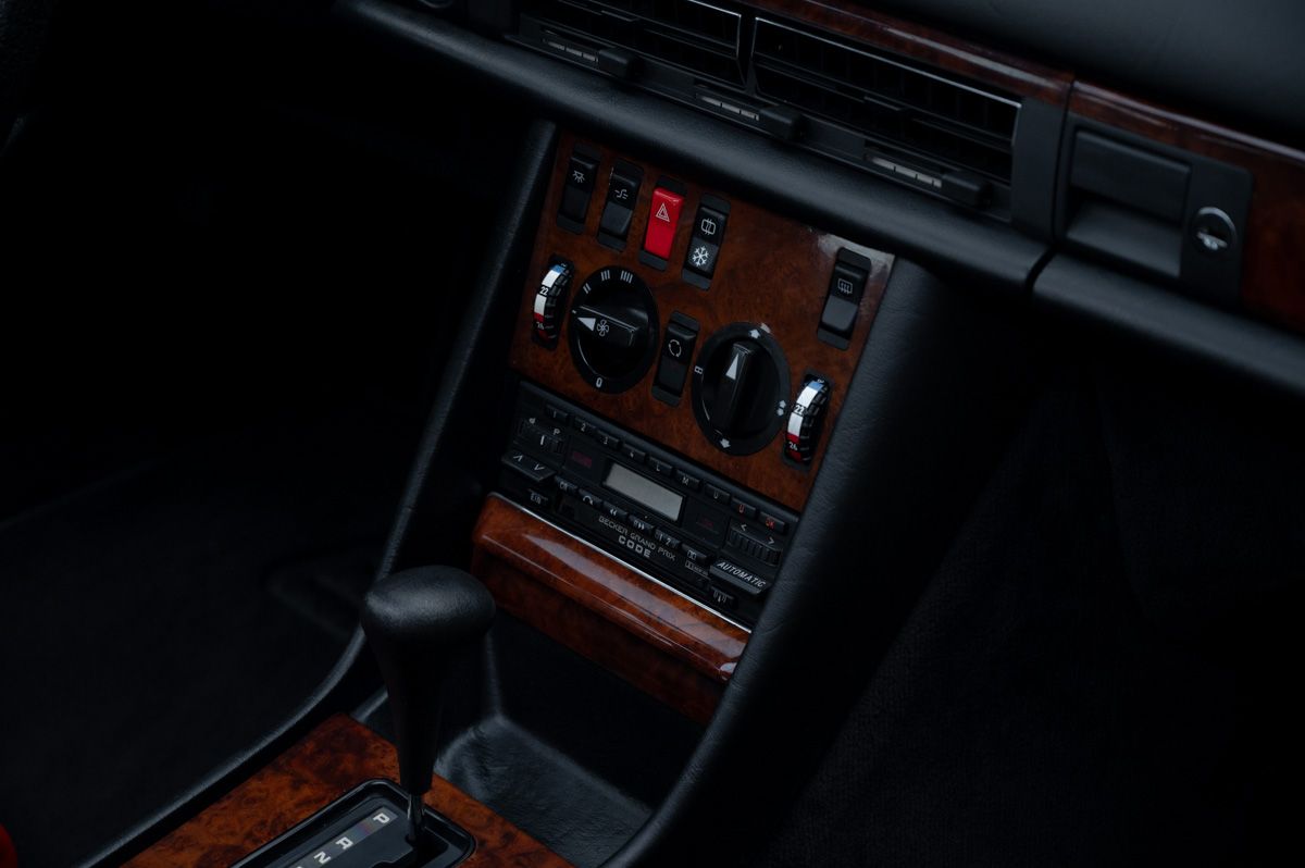Mercedes-Benz S-Klasse (1984) — foto 66