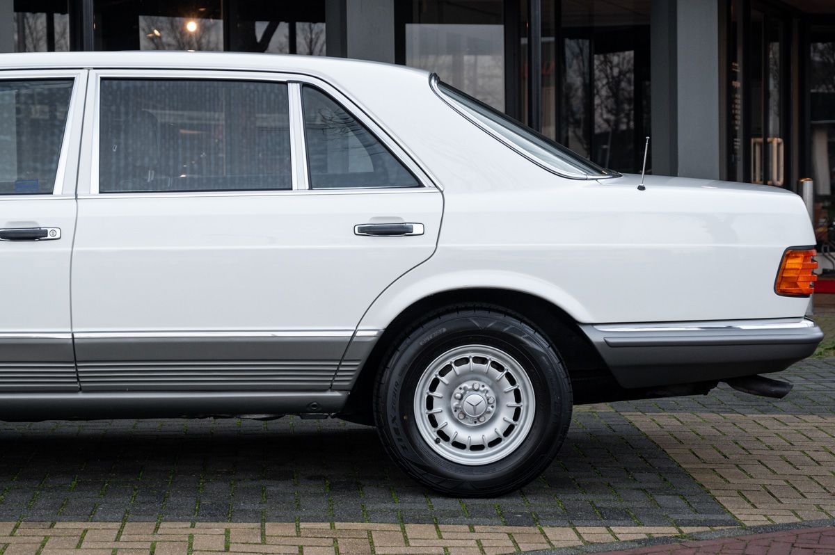 Mercedes-Benz S-Klasse (1984) — foto 23