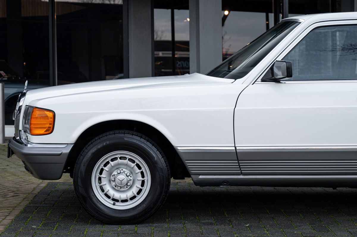 Mercedes-Benz S-Klasse (1984) — foto 24