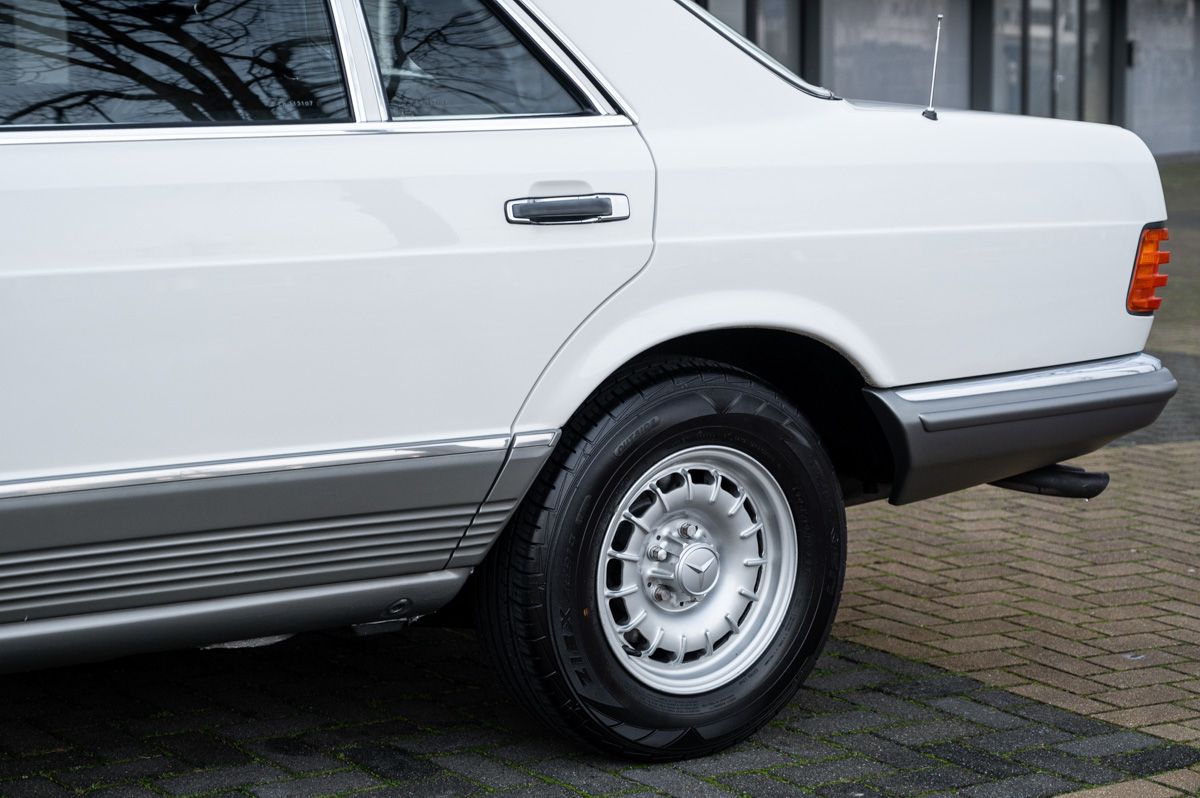 Mercedes-Benz S-Klasse (1984) — foto 25