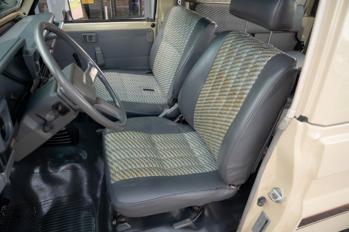 Toyota Land Cruiser (1994) — Foto 44