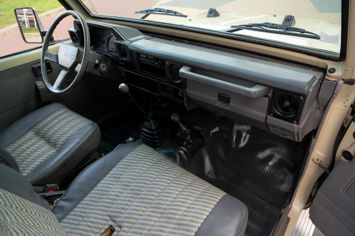 Toyota Land Cruiser (1994) — Foto 46