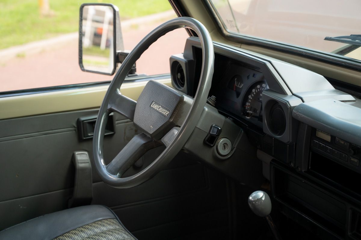 Toyota Land Cruiser (1994) — Foto 53