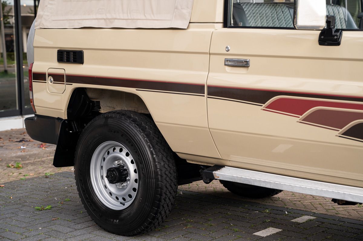 Toyota Land Cruiser (1994) — Foto 16