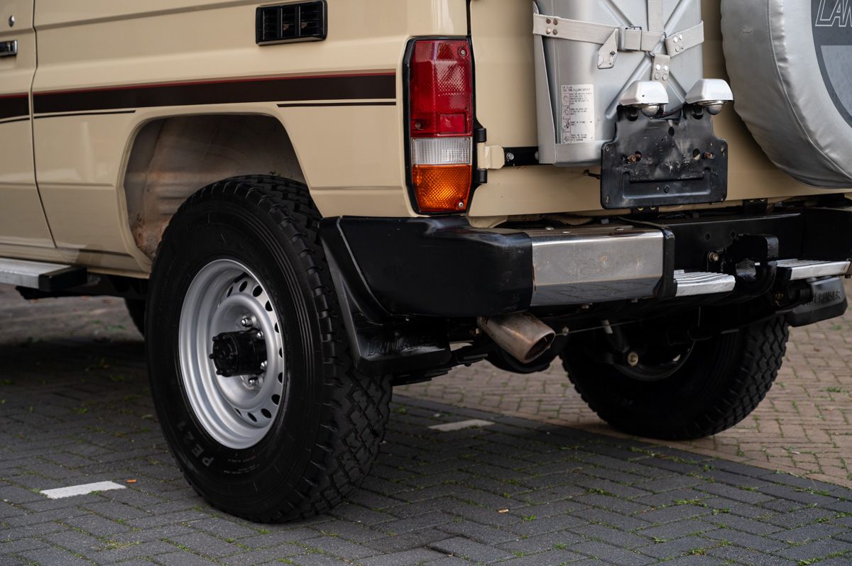 Toyota Land Cruiser (1994) — Foto 33