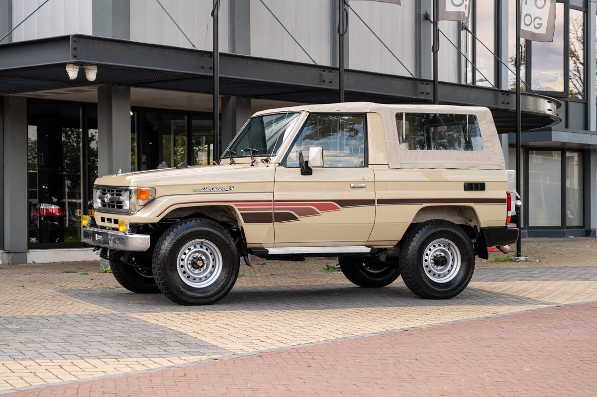 Toyota Land Cruiser (1994)