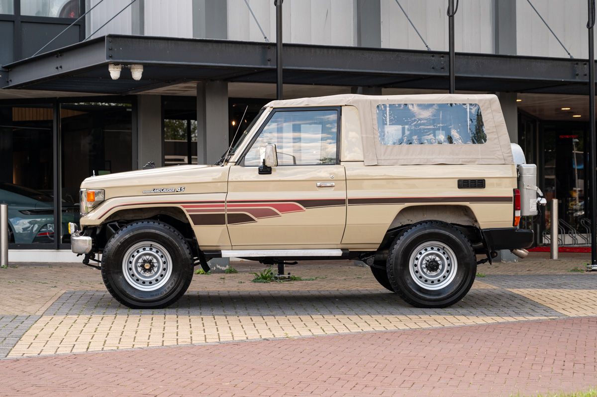 Toyota Land Cruiser (1994) — Foto 2