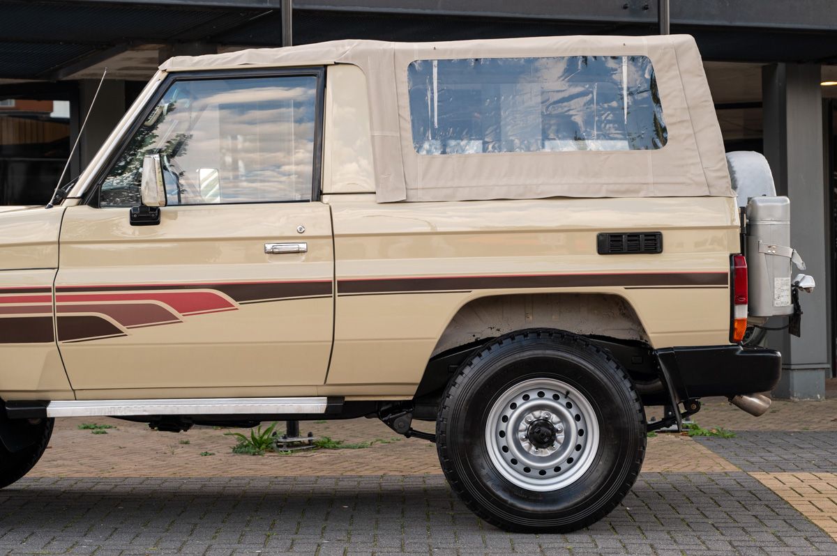 Toyota Land Cruiser (1994) — Foto 36