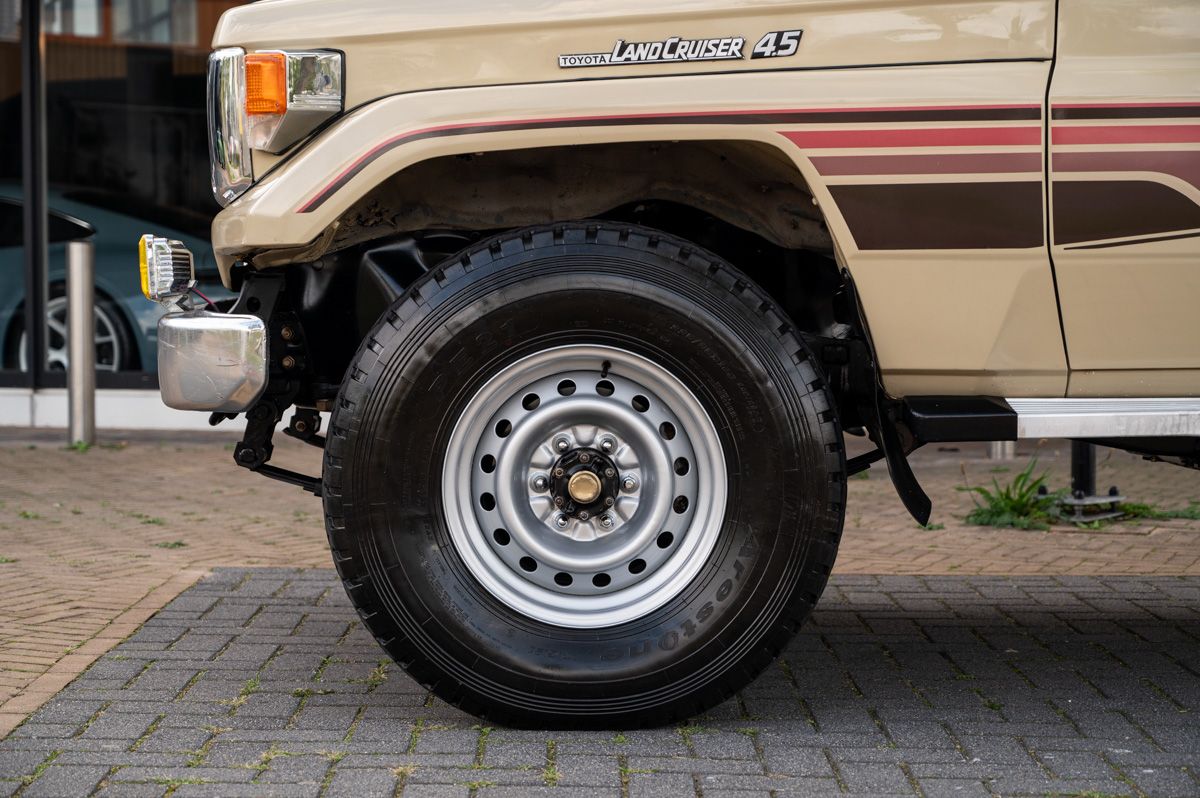 Toyota Land Cruiser (1994) — Foto 17