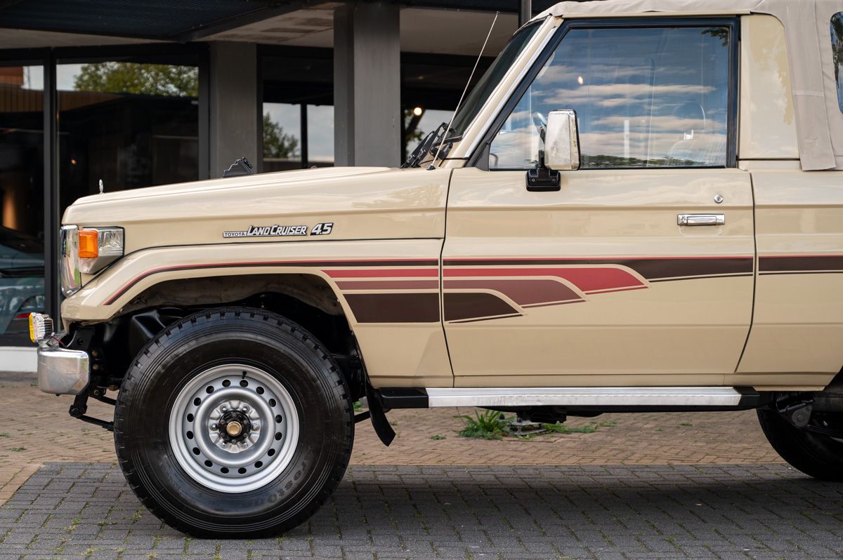 Toyota Land Cruiser (1994) — Foto 37