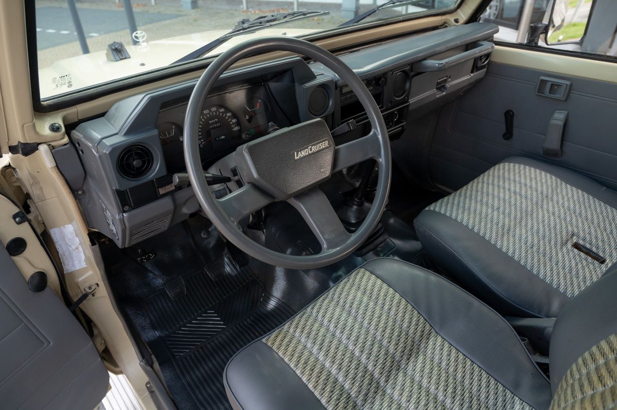 Toyota Land Cruiser (1994) — Foto 48
