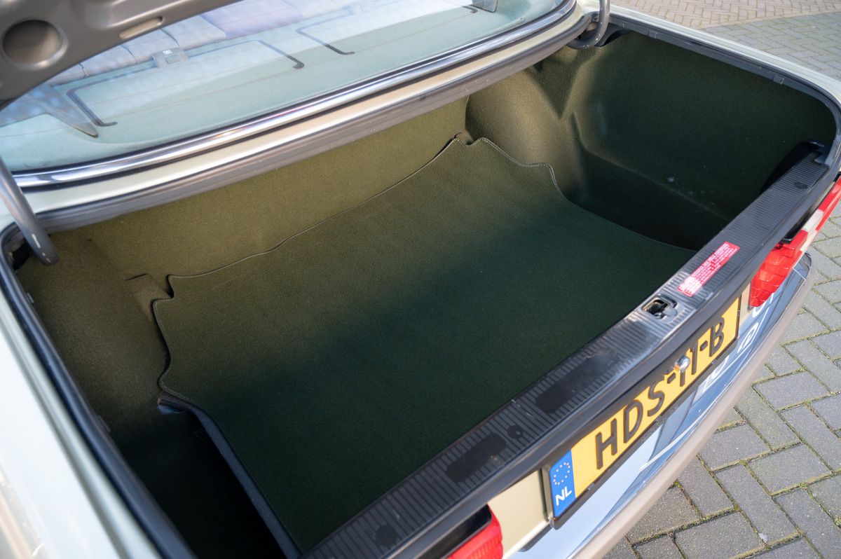 Mercedes-Benz S-Klasse (1986) — foto 50