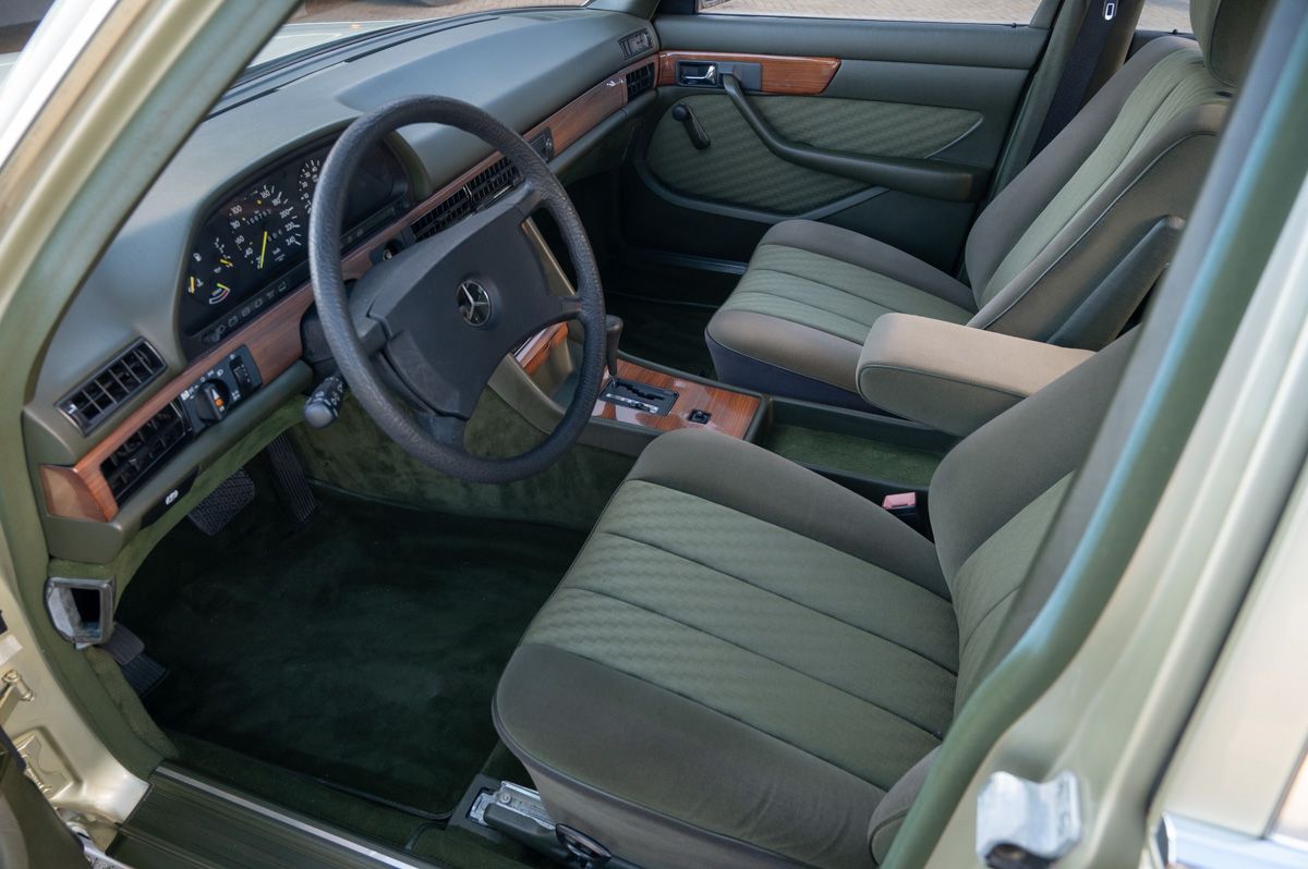 Mercedes-Benz S-Klasse (1986) — foto 41