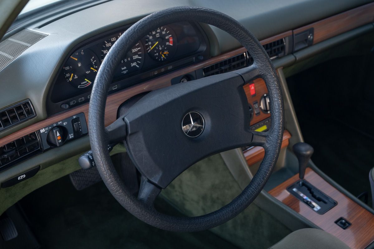 Mercedes-Benz S-Klasse (1986) — foto 52