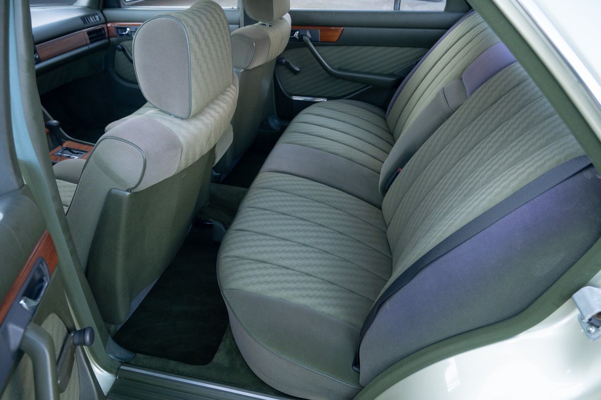 Mercedes-Benz S-Klasse (1986) — foto 49