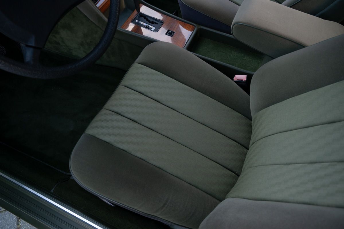 Mercedes-Benz S-Klasse (1986) — foto 46