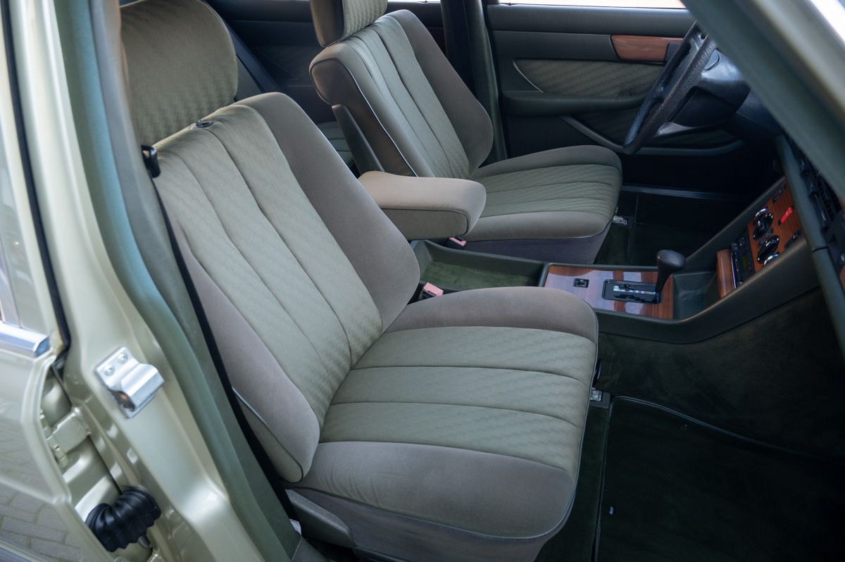 Mercedes-Benz S-Klasse (1986) — foto 47