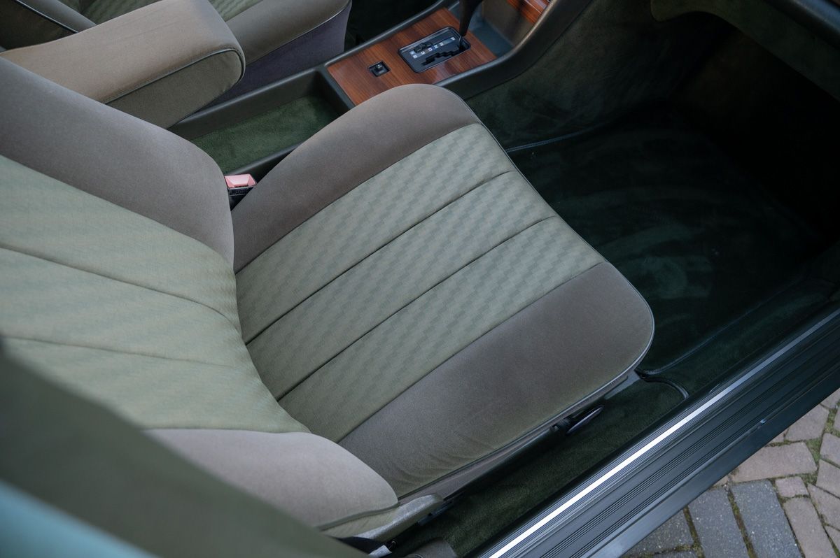 Mercedes-Benz S-Klasse (1986) — foto 48