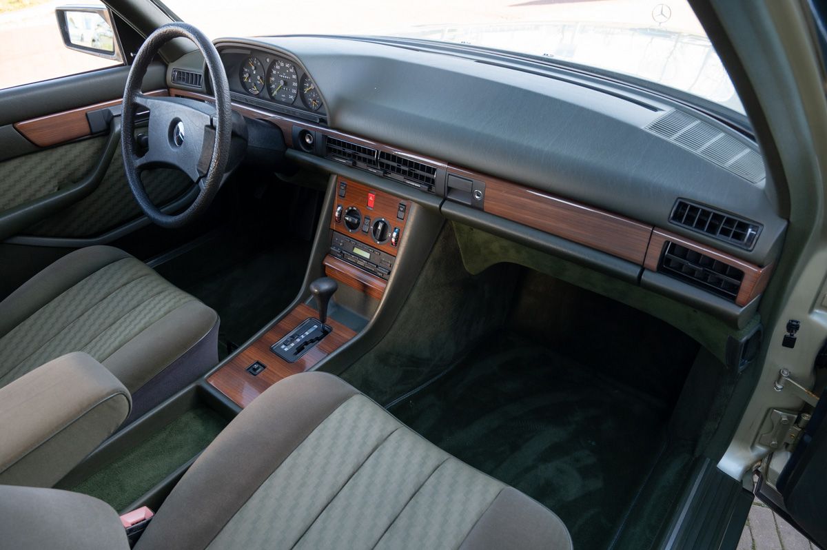Mercedes-Benz S-Klasse (1986) — foto 44