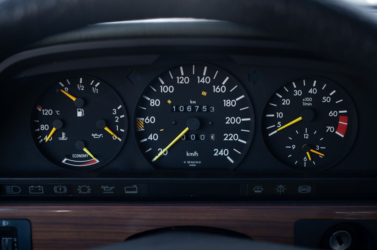 Mercedes-Benz S-Klasse (1986) — foto 42