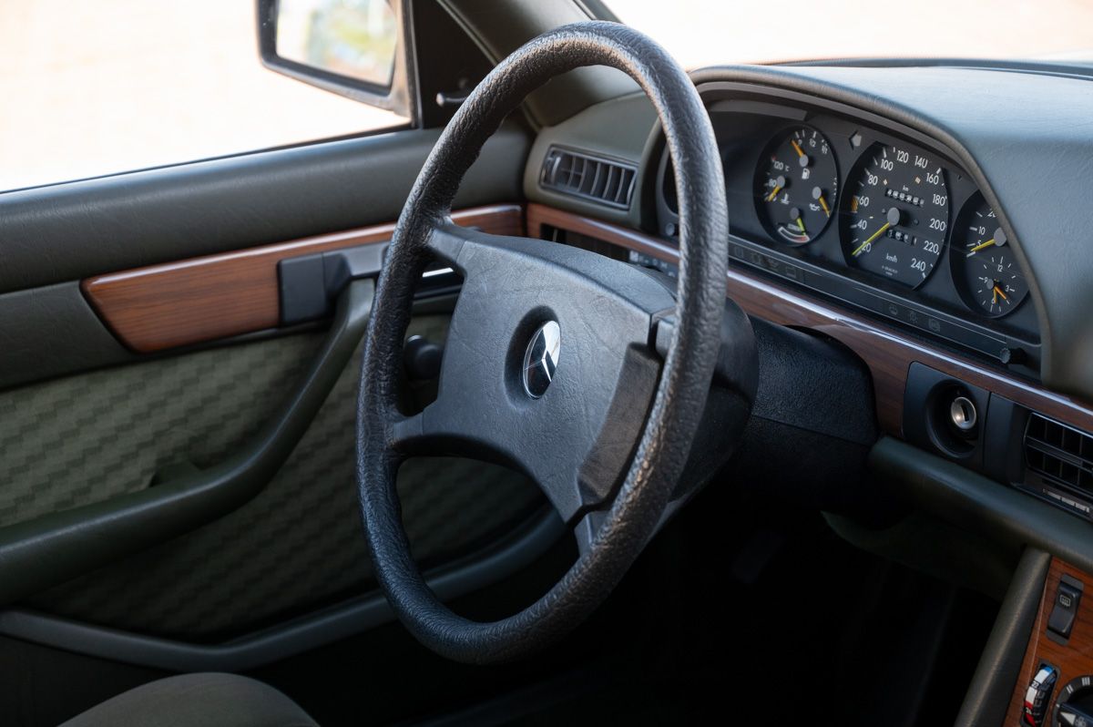 Mercedes-Benz S-Klasse (1986) — foto 53