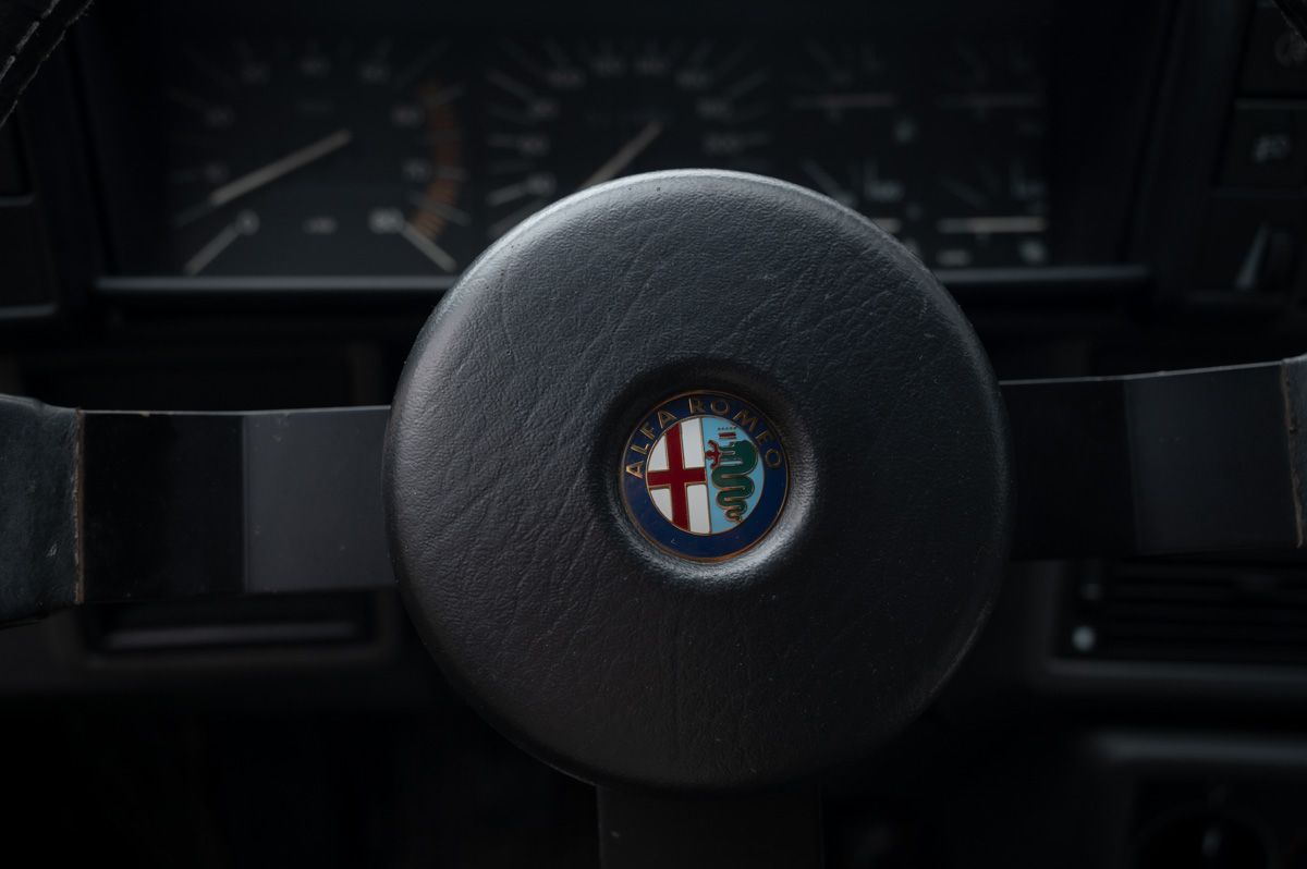 Alfa Romeo 75 (1988) — foto 56