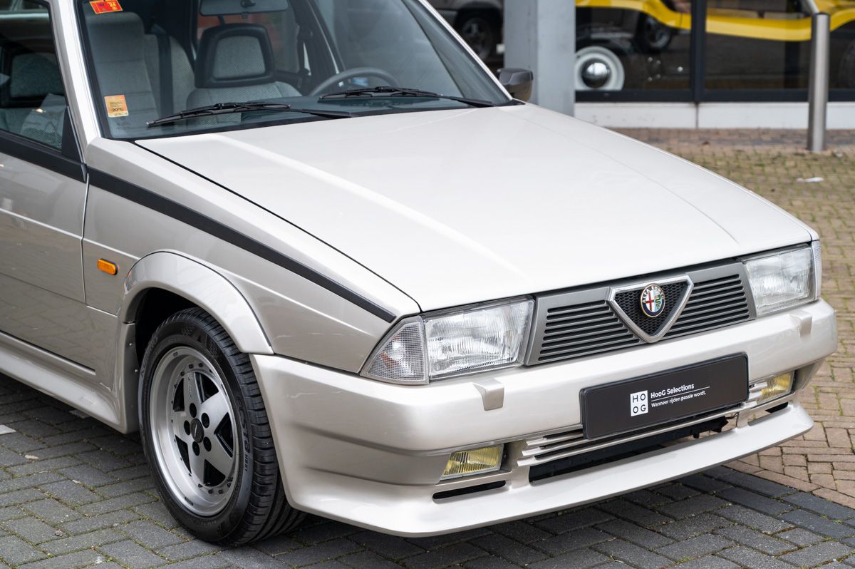 Alfa Romeo 75 (1988) — foto 6