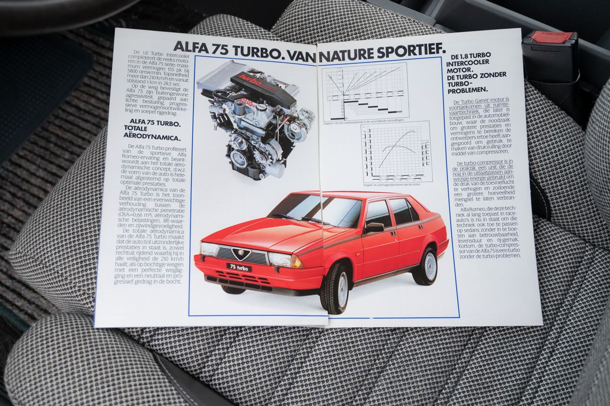 Alfa Romeo 75 (1988) — foto 84