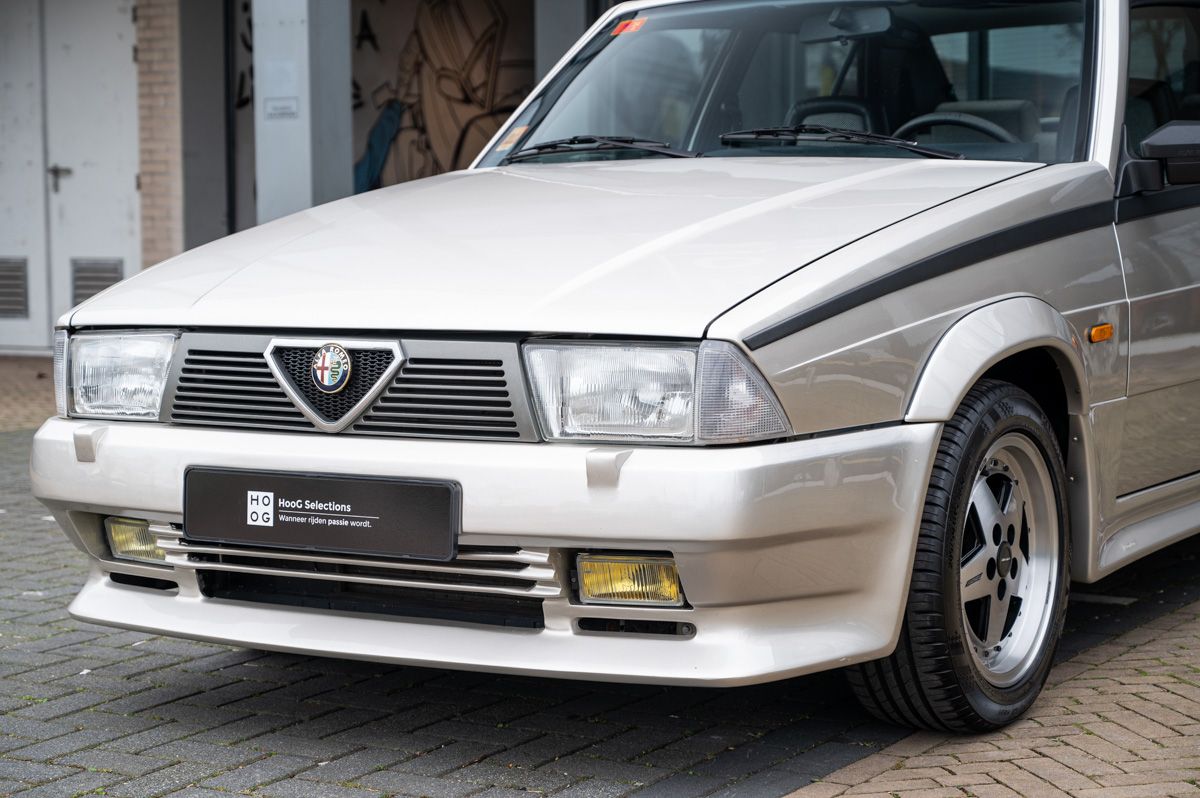 Alfa Romeo 75 (1988) — foto 18