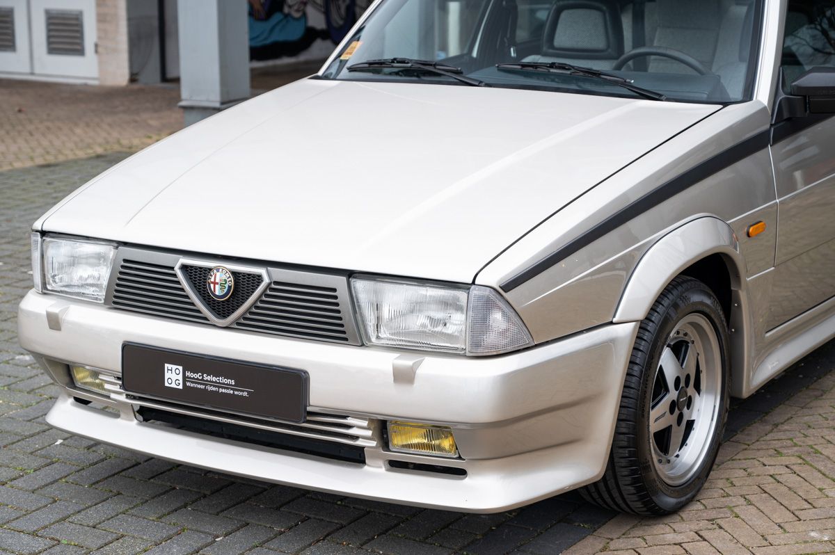 Alfa Romeo 75 (1988) — foto 19