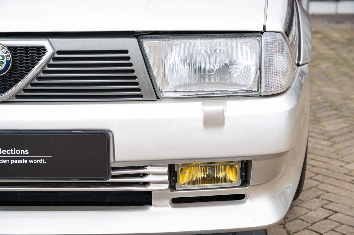Alfa Romeo 75 (1988) — foto 20