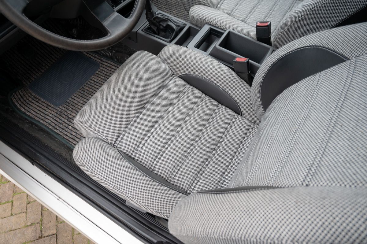 Alfa Romeo 75 (1988) — foto 49