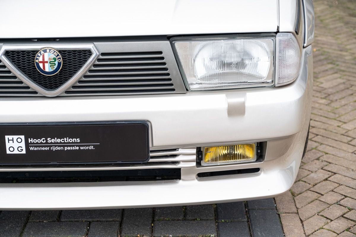 Alfa Romeo 75 (1988) — foto 21