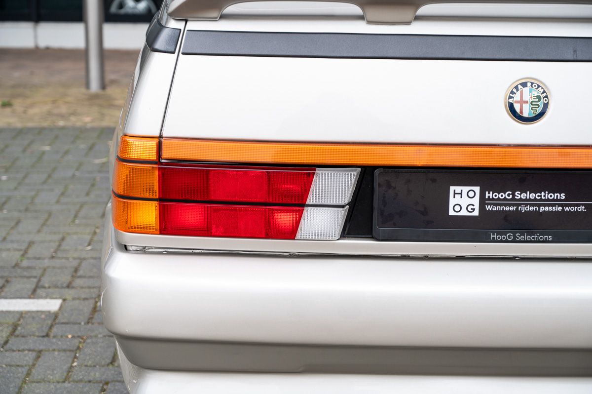 Alfa Romeo 75 (1988) — foto 25