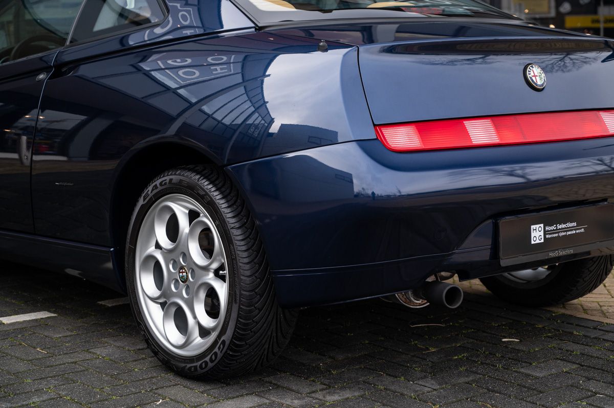 Alfa Romeo GTV (1999) — photo 14