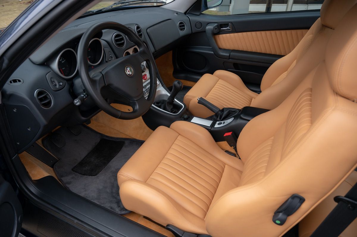 Alfa Romeo GTV (1999) — photo 43